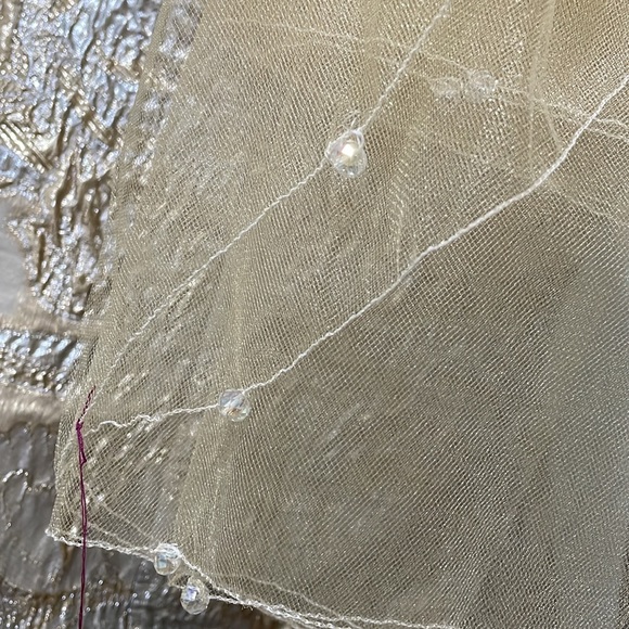 Couture gown Alex Teih. Gold and silver with beaded tulle wrap. - Picture 3 of 6